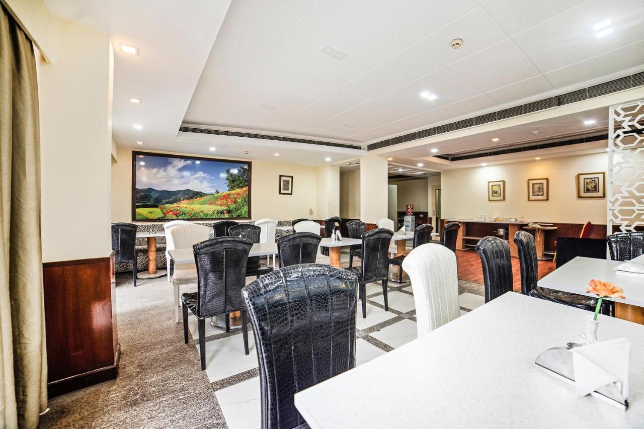 Fabhotel Bmk Grand Ню Делхи Екстериор снимка